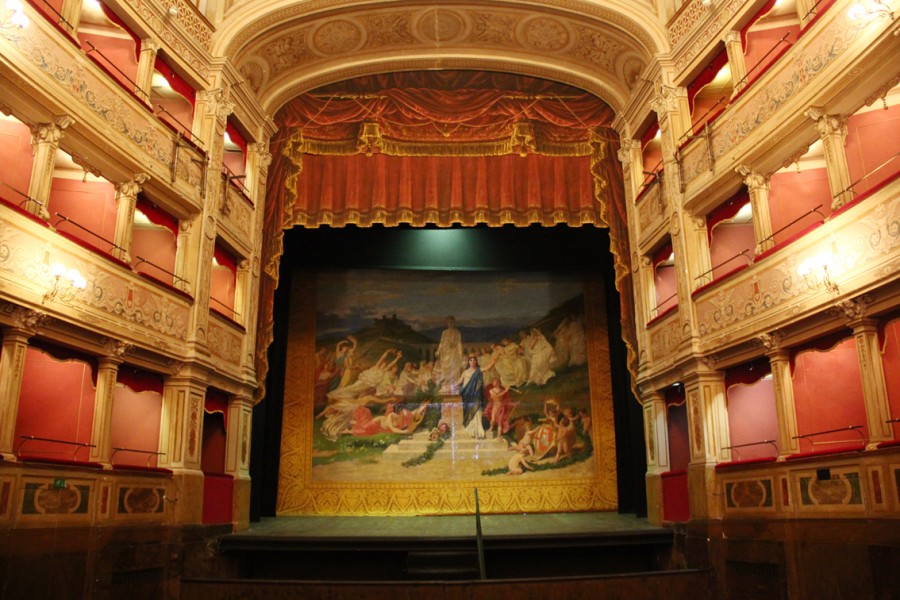 <!--:it-->Visita guidata SPOLETO CARD | IL TEATRO CAIO MELISSO - Un antico teatro all'italiana<!--:--><!--:en-->SPOLETO CARD guided tour | CAIO MELISSO THEATRE - An ancient Italian-style theatre<!--:--> @ Teatro Caio Melisso