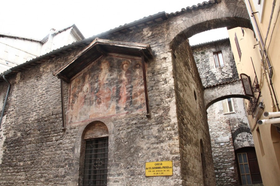 <!--:it-->Trekking in città SPOLETO CARD | Spoleto romanica<!--:--><!--:en-->SPOLETO CARD guided walk | Romanesque Spoleto<!--:--> @ Chiesa dei SS GIovanni e Paolo (ritrovo a Palazzo Collicola)