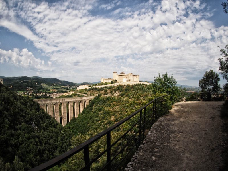 <!--:it-->MERENDA NELL'OLIVETA<!--:--> @ Basilica di San Pietro (ritrovo)